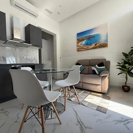 With Views * ואלטה