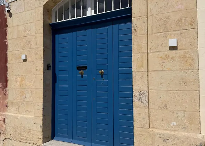 With Views Nyaraló Valletta